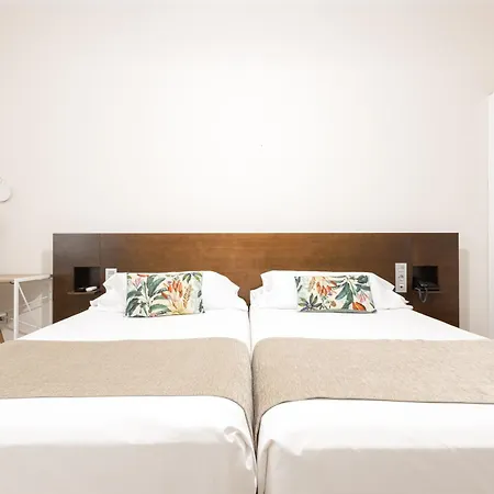 Aacr Hotel Monteolivos-3