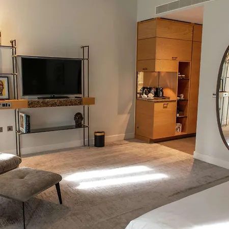 Lincoln Plaza Hotel London, Curio Collection By Hilton-3