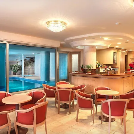 Hotel Mondial-2