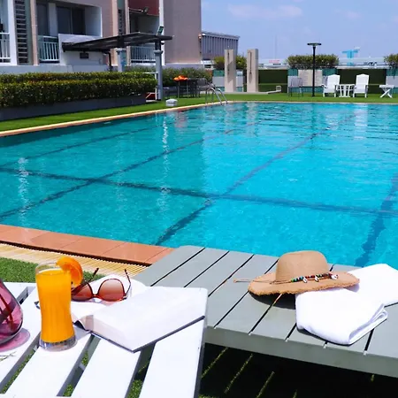 Evergreen Place Siam By Uhg-2