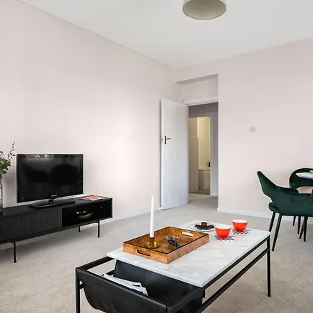Dolphin House Serviced Apartments-2