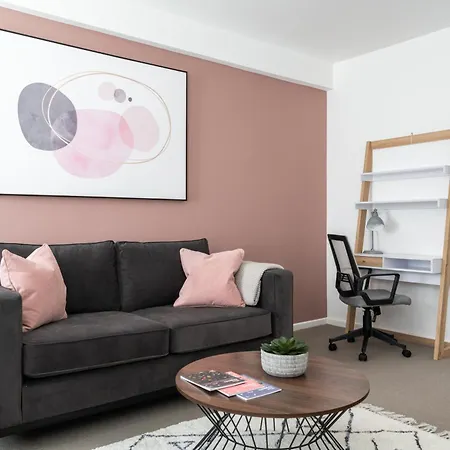 Dolphin House Serviced Apartments-3