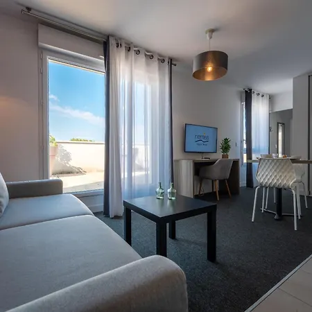 Nemea Appart Hotel Quai Victor Tours Centre-3