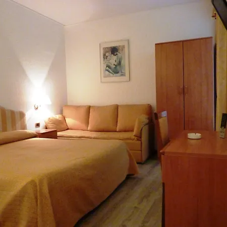 Hotel Ariston Montecarlo-3
