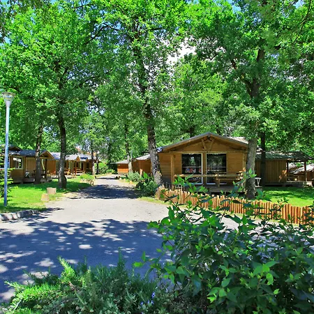Albirondack Park Camping Lodge And Spa-3