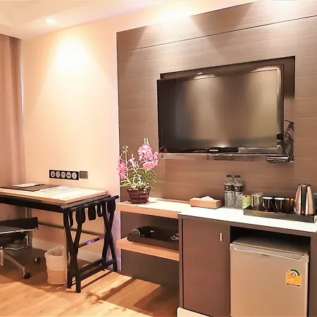Amora NeoLuxe Suites Hotel-3