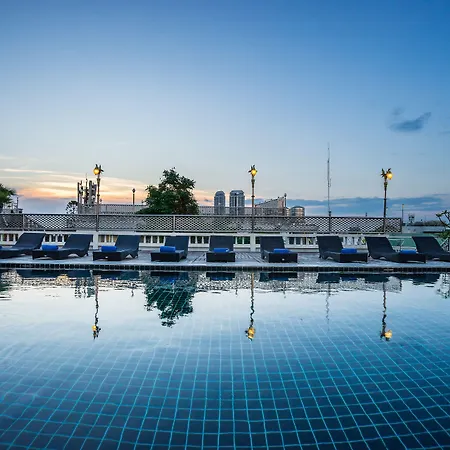 D&D Inn Khaosan-3