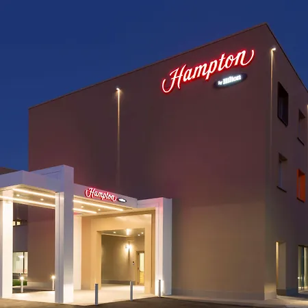 Hampton By Hilton Rome East-3