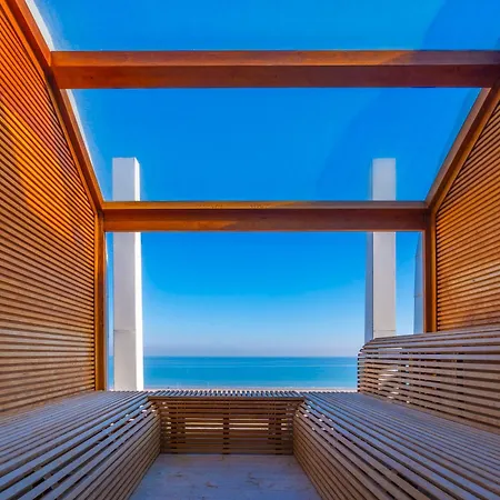 I-Suite Hotel-2