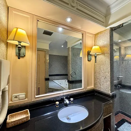 Royal Benja Hotel - Big Rooms, Family Friendly-2