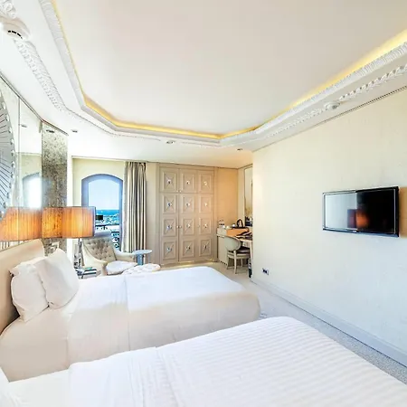 Wyndham Grand Istanbul Kalamis Marina Hotel-3