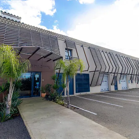 Hôtel les jardins du canal - piscine chauffée à 28 degrés - parking gratuit - garage - bornes électriques - accueil vélos et motos - kids friendly-solaire ecoresponsable-2