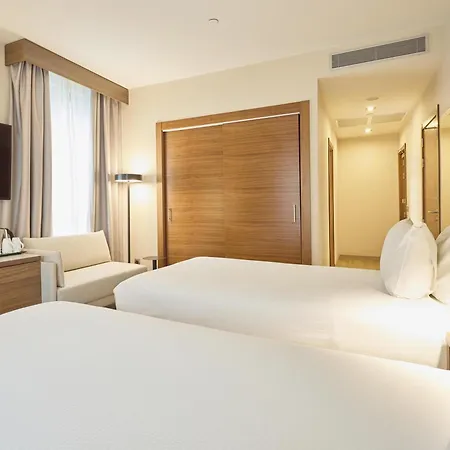 Hilton Garden Inn Sevilla-3