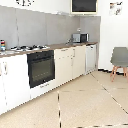 VILLA PLEIN SUD-Piscine-Spa-Climatisation-Parking privé-calme et détente-3