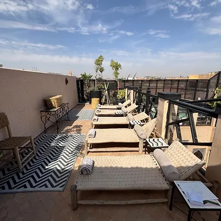 Riad Basidi piscine chauffée sur le toit de la médina-2