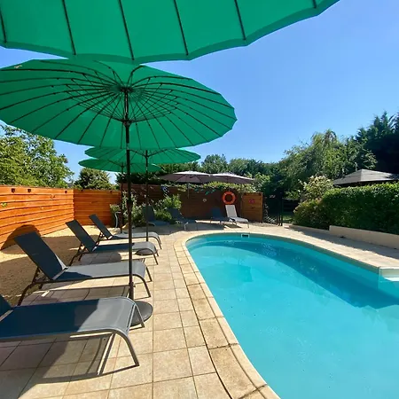 Domaine Ô Clair de Lune - Chambres d'Hôtes et Gîtes à Sarlat - Accès Cité Médiévale 5 minutes à pied - Parking - SPA&Massages en option - Piscine de saison-2