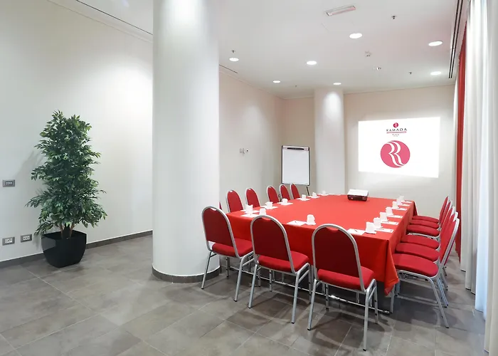 Hotel Ramada Plaza By Wyndham Milano