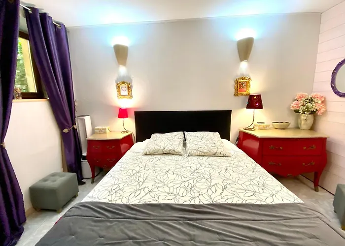 La Clef des Songes - chambres climatisées - Sarlat Centre - Parking gratuit - Piscine, Spa et massages à 400mètres