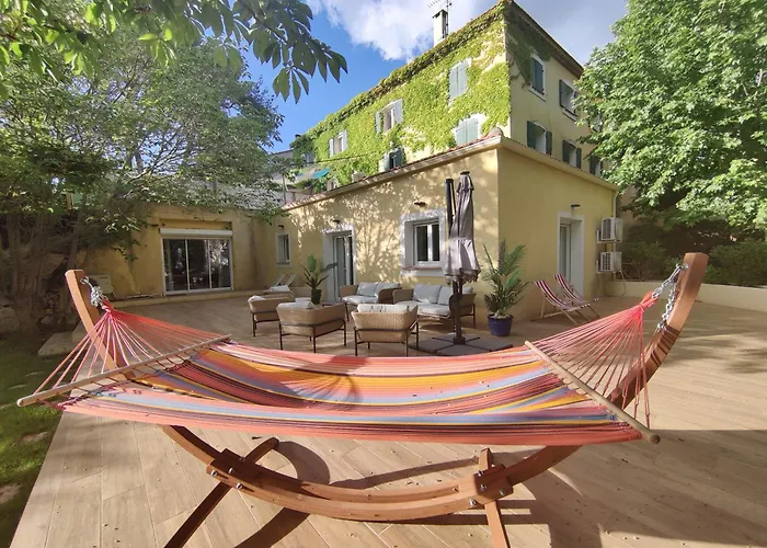 Les chambres du Chateau de Fenestrelle Aubagne