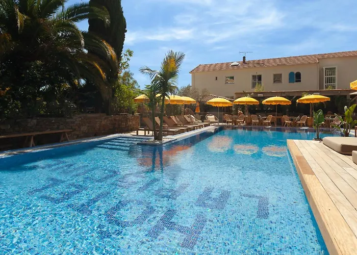 Hôtel La Piscine Le Lavandou
