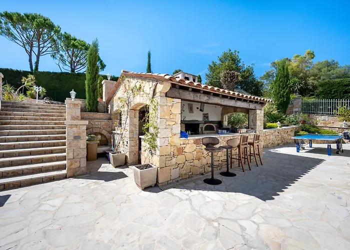 Villa Caroubiers Pretty provençal villa with swimming pool Mougins