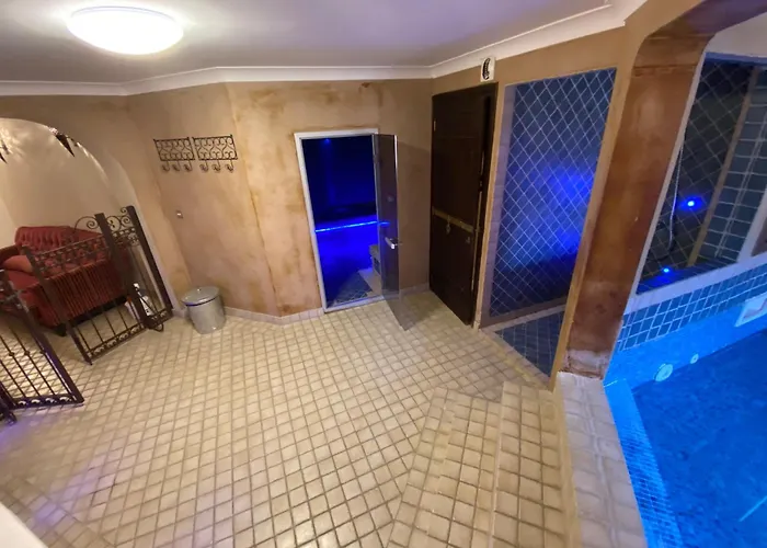 Chambre Emeraude, Riad 9 Couple only au village naturiste Agde
