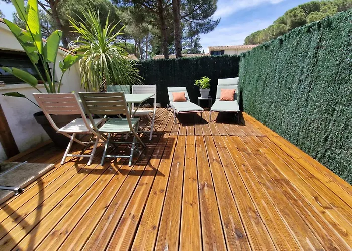 villa , quartier Pinède au Cap d'Agde