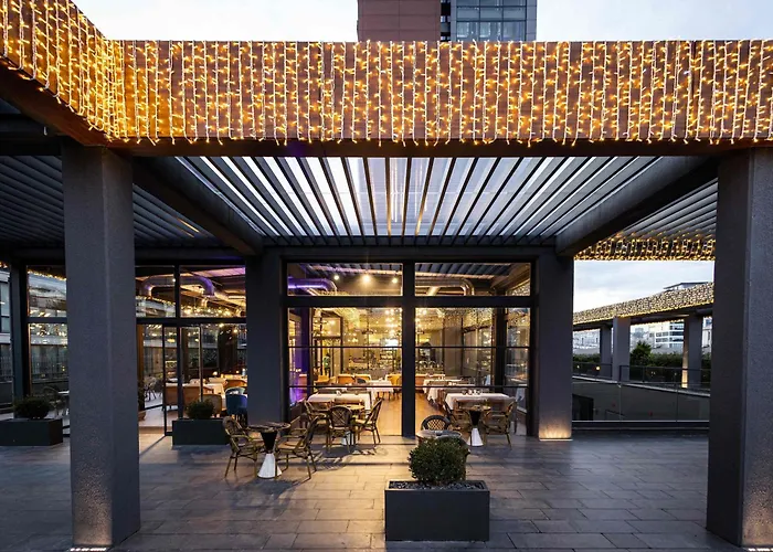 Hotel Movenpick Living Istanbul West