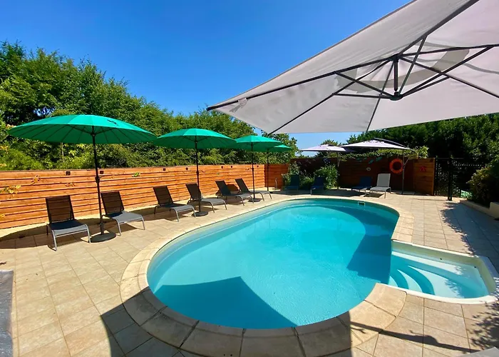 La Clef des Songes - chambres climatisées - Sarlat Centre - Parking gratuit - Piscine, Spa et massages à 400mètres