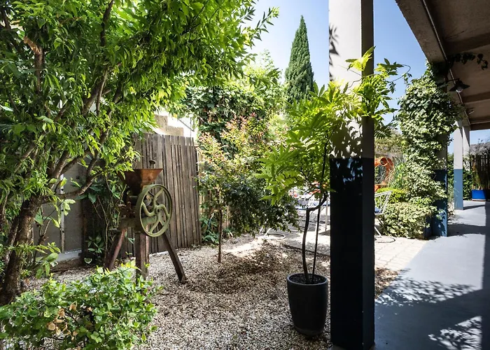 Hotel Cantosorgue LʼIsle-sur-la-Sorgue
