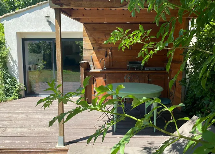 Hotel Les Volets Bleus Provence à Salon-de-Provence